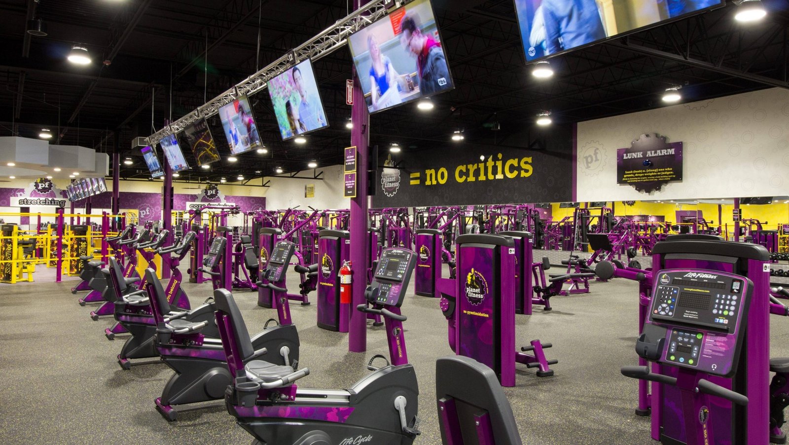 Planet Fitness Chicago Opens in the 18th Ward